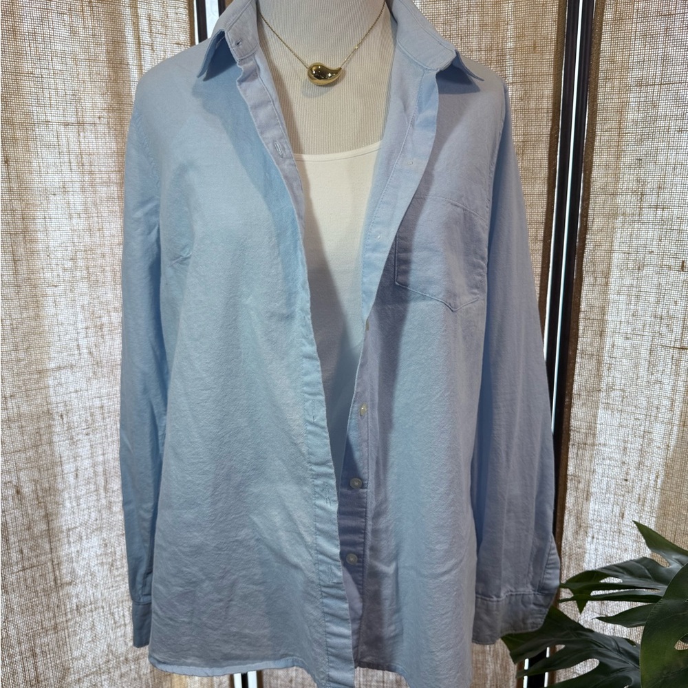 Old Navy Classic Light Blue Long Sleeve Button Shirt